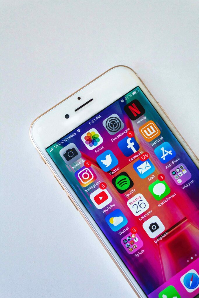 Services social media marketing phone content